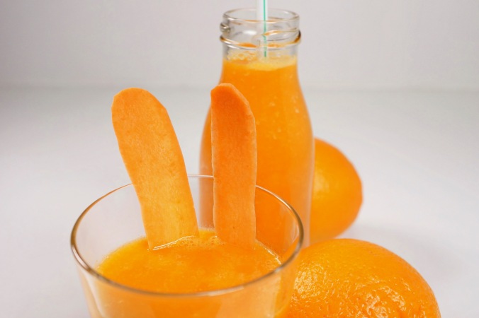 Smoothie Mango Orange Karotten Kurkuma Frohe Ostern DSC05285b.JPG