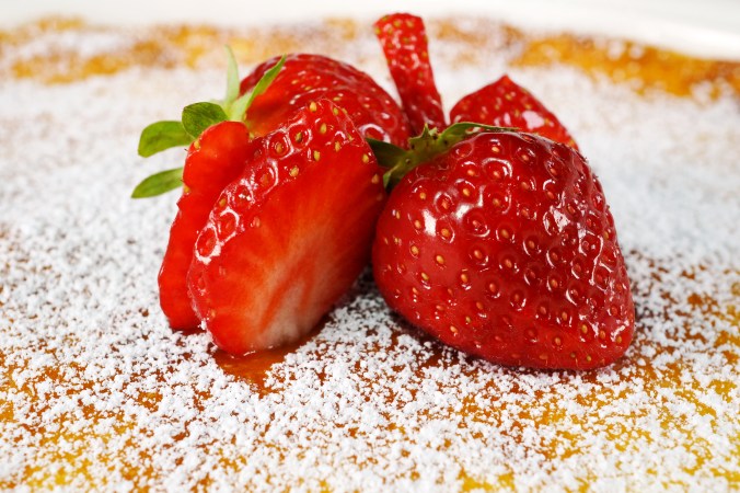 Sauerrahmtarte mit Erdbeeren DSC05789a.JPG